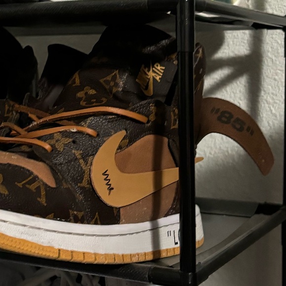 Louis Vuitton Nike Air Jordan 1 Retro High Top Customized Sneakers - Picture 2 of 3